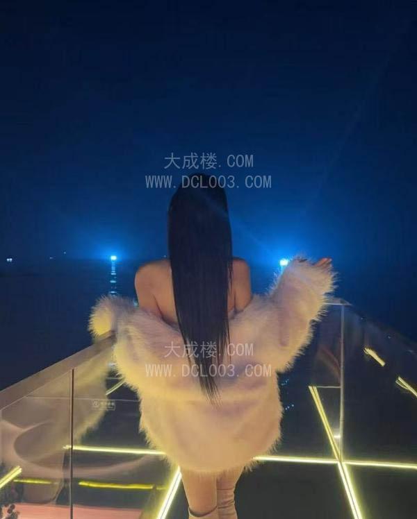 长沙高颜值高挑美女
