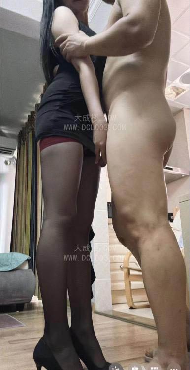 成都艳舞女郎大长腿
