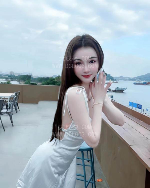 南山翘臀霜霜