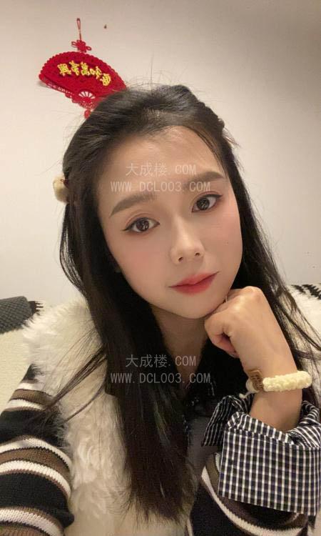 武汉肤白清纯邻家颜值妹子