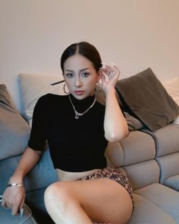 静安爱运动的蜜桃臀小妖精