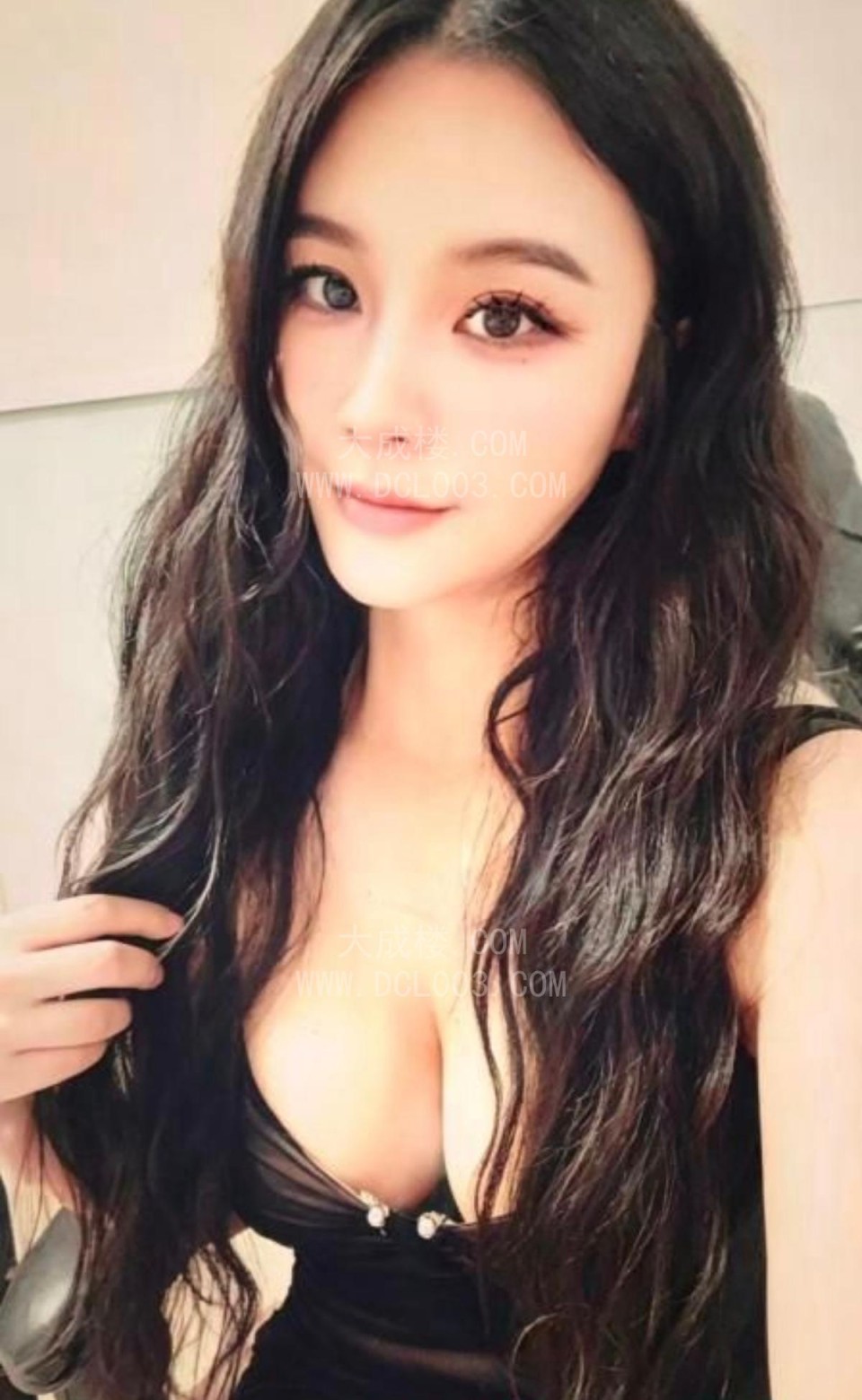 珠海巨乳颜值倩倩