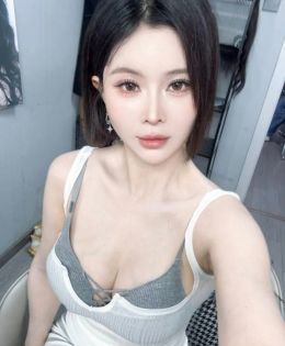 杭州白虎一线天翘臀曦瑶
