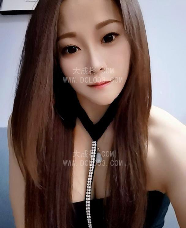 龙华丰满性感美女