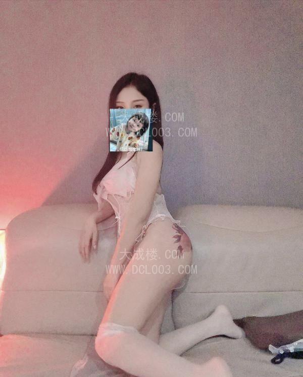 朝阳肤白貌美颜值妹子