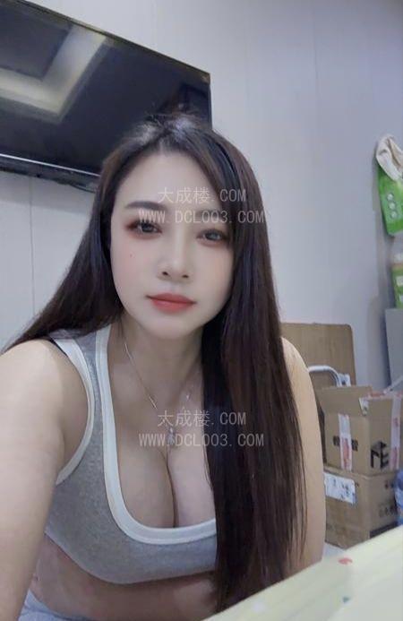 白云美臀美少妇