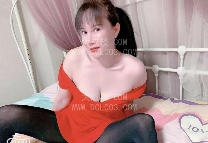 乳交特别爽的风骚女
