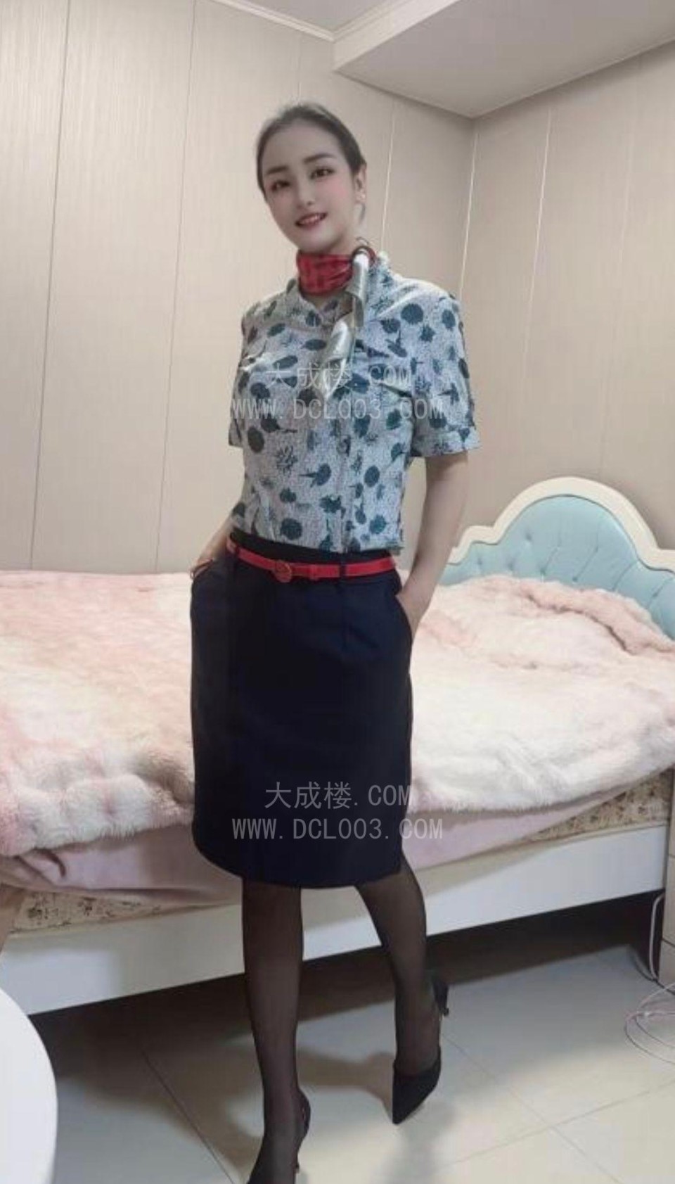 长腿甜美空姐来了