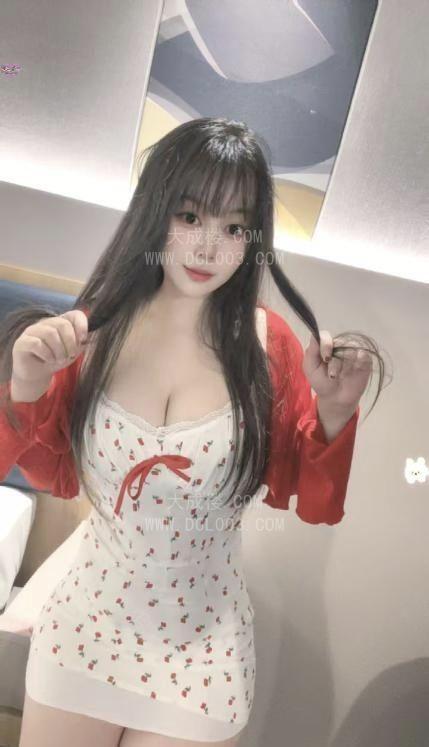 越秀大胸小姐姐