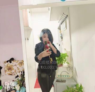 哈尔滨短发小美女