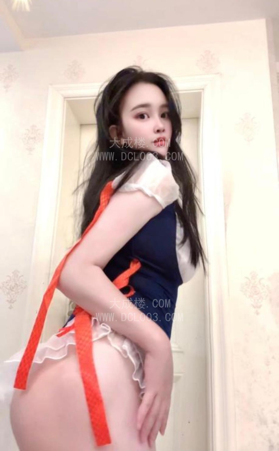 静安翘臀依兰