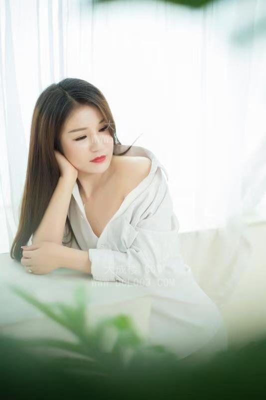 白云水特别足少妇刚下水兰兰