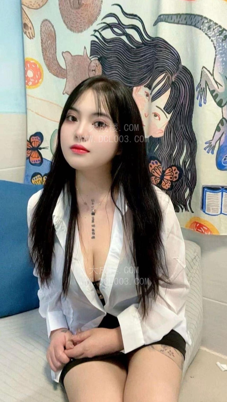 白云大胸小姐姐下海萱萱本人开课