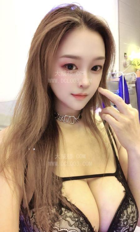 民治性感大奶老师