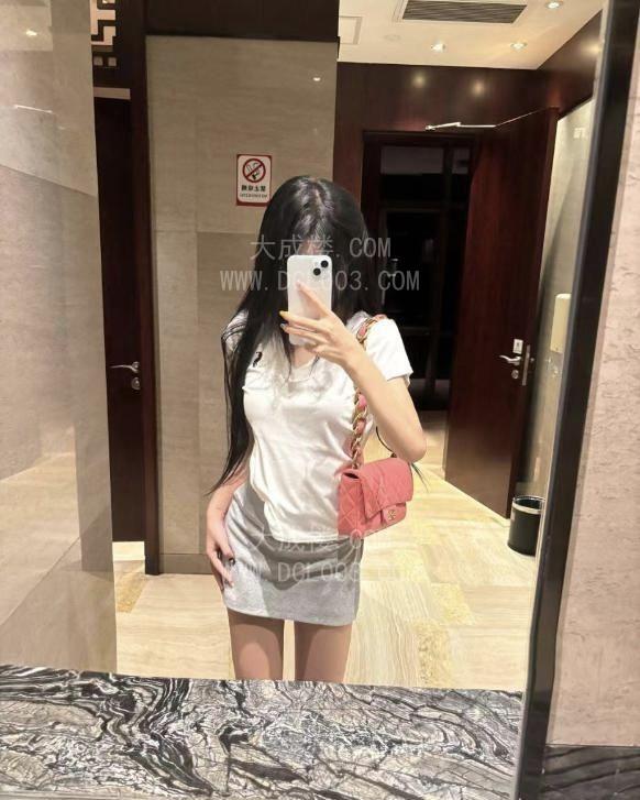 零零后三点粉嫩小妹妹