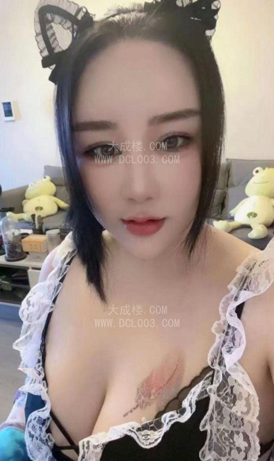 制服控豪乳小苹果
